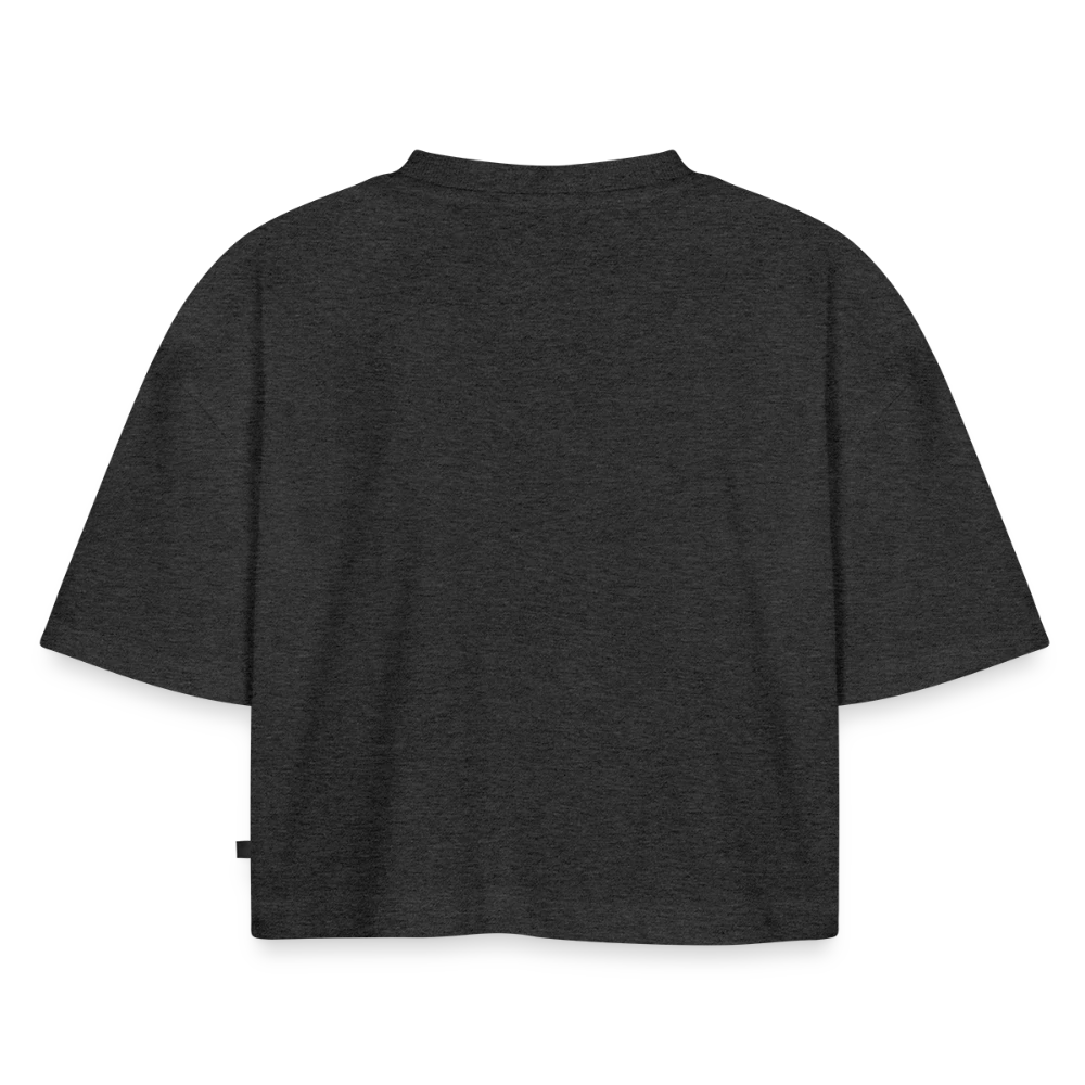 Rückansicht des Cropped Tees mit weitem Schnitt und tiefer Schulternaht