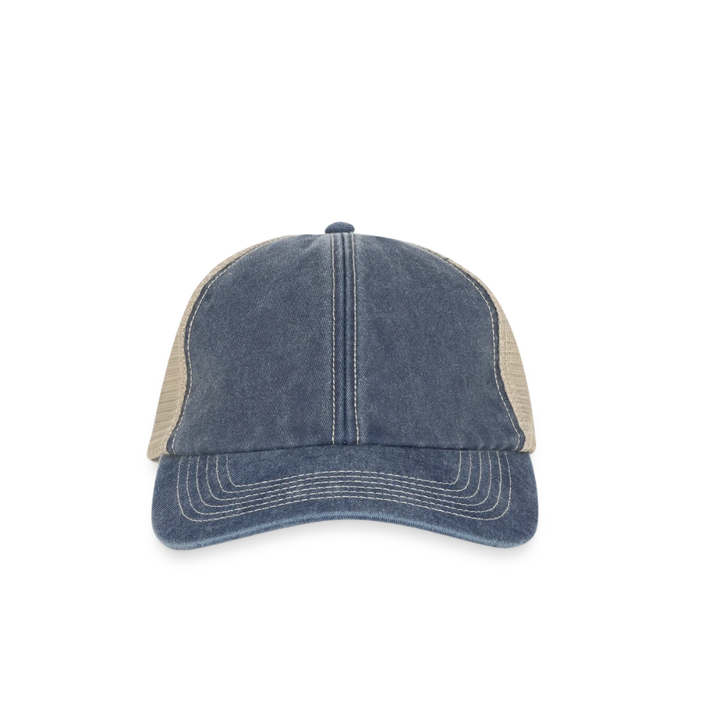 Vintage Trucker Cap von Beechfield in Frontansicht mit 6-Panel-Design und kontrastierenden Nähten