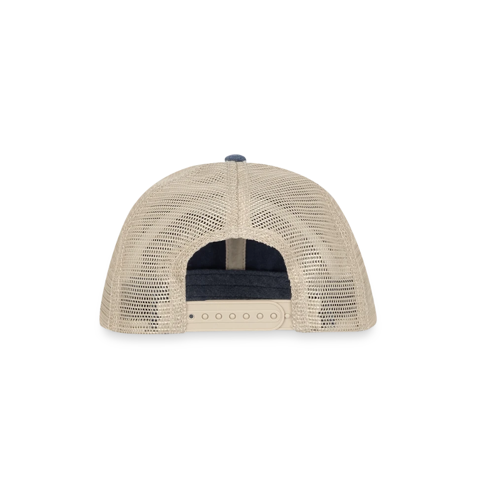 Rückansicht der Vintage Trucker Cap mit Snapback-Verschluss